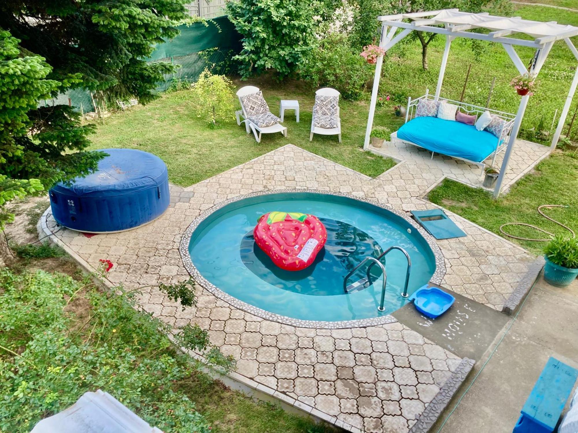 White House With Sauna And Jacuzzi โนวีซาด ภายนอก รูปภาพ